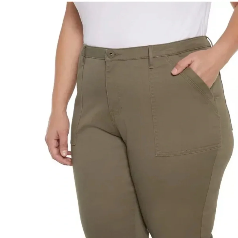 Banana Republic High Rise Twill Pants in Olive - Picture 5 of 5